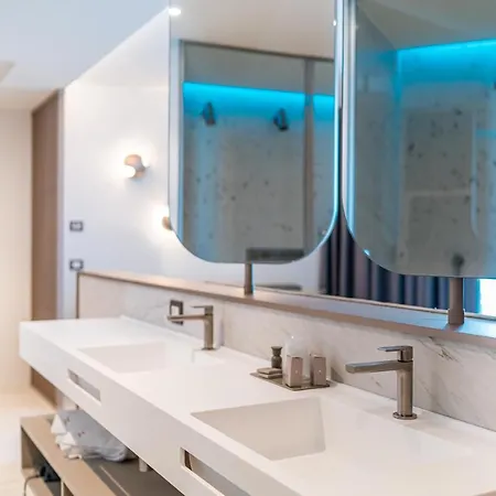 The One Caorle - Hotel & Apartments Exterior foto Smart home lighting