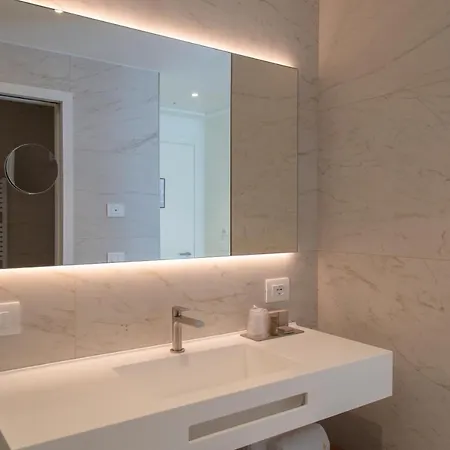 The One Caorle - Hotel & Apartments Exterior foto Bathroom mirror