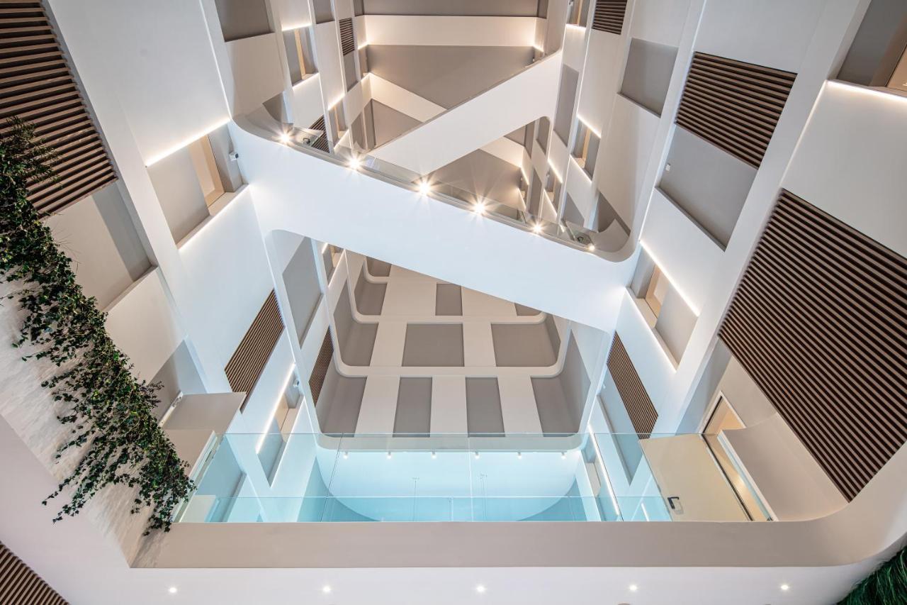 Hotel The One - & 5*