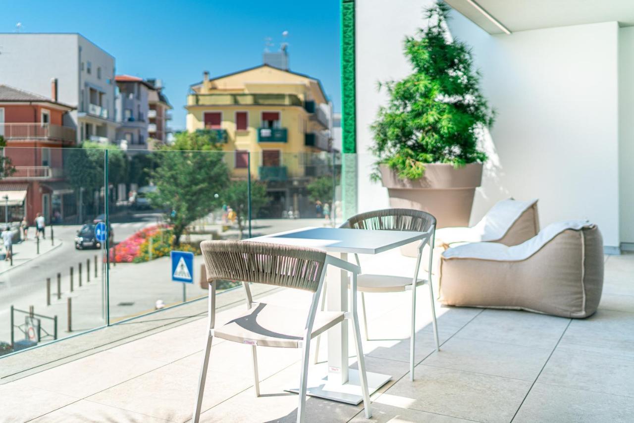 The One - & Hotel 5*