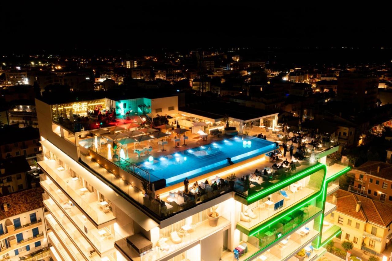 Hotel The One - &