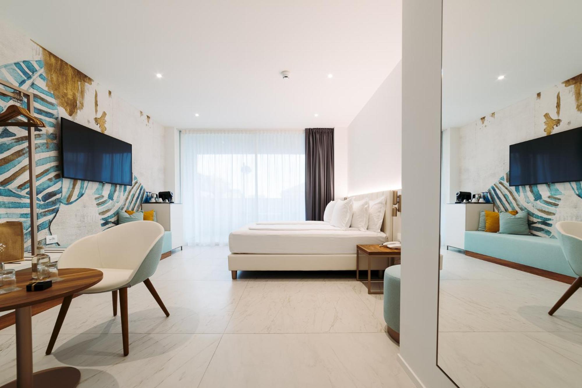The One - & Hotel 5*